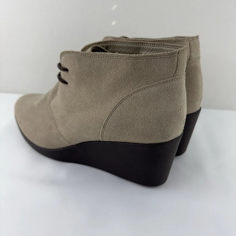CROCS women suede